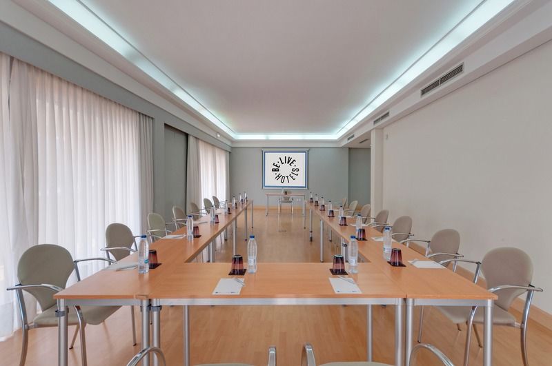 Sports Hotel Nayade Лос-Анхелес-де-Сан-Рафаэль Экстерьер фото