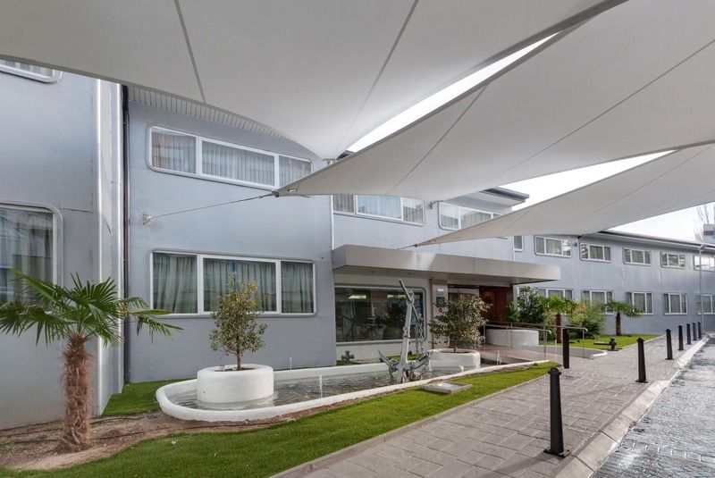 Sports Hotel Nayade Лос-Анхелес-де-Сан-Рафаэль Экстерьер фото